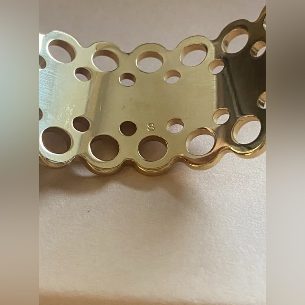 Louis Vuitton Wide Bangle Bracelet Hide & Seek Gold Tone Coral Studs Box Small - Picture 6 of 6